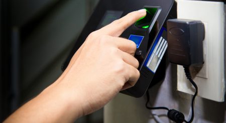 Relógio de ponto digital biométrico: O que é e vantagens
