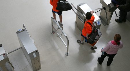 Catraca em para escolas: entenda como funciona
