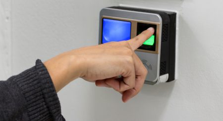 Relógio de ponto digital biométrico: por que ter um na sua empresa?