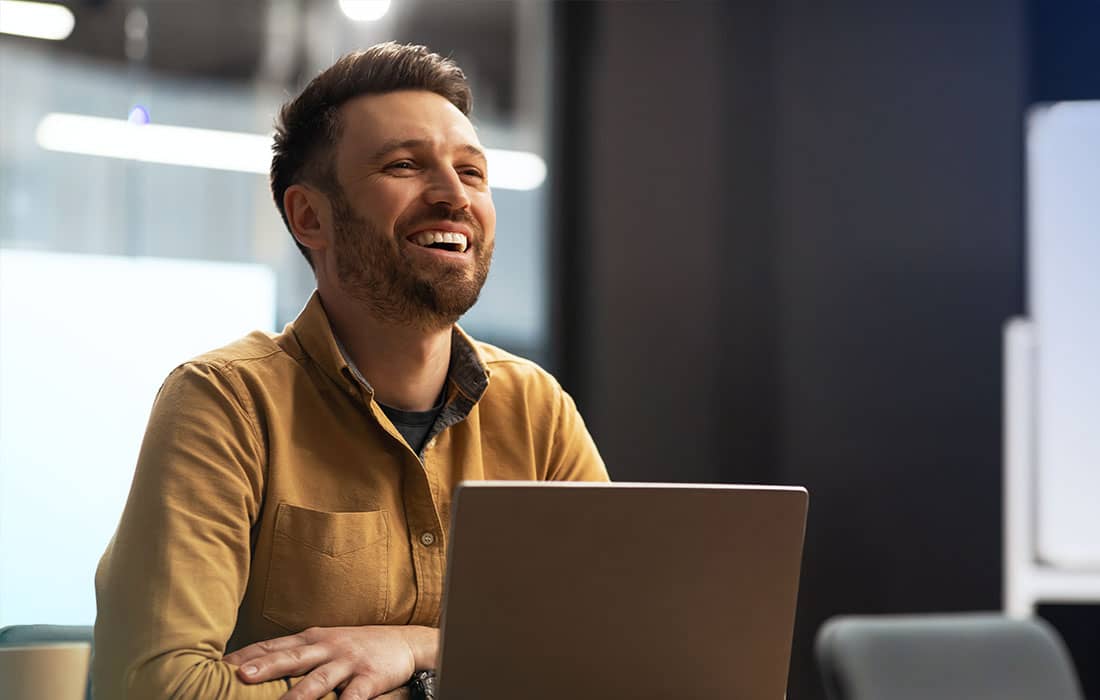 Com o sistema de gestão de  ponto EzPoint Web você economiza tempo e dinheiro