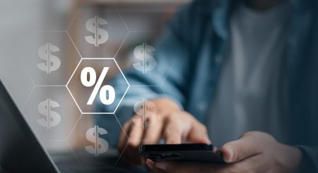 Desconto no salário: o que pode e o que é proibido pela CLT?